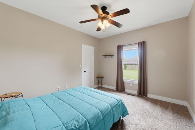 1813 N 7th Avenue, Ozark, MO 65721