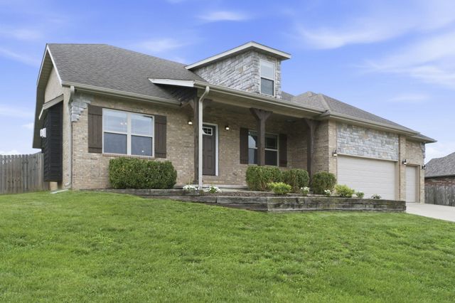1813 N 7th Avenue, Ozark, MO 65721