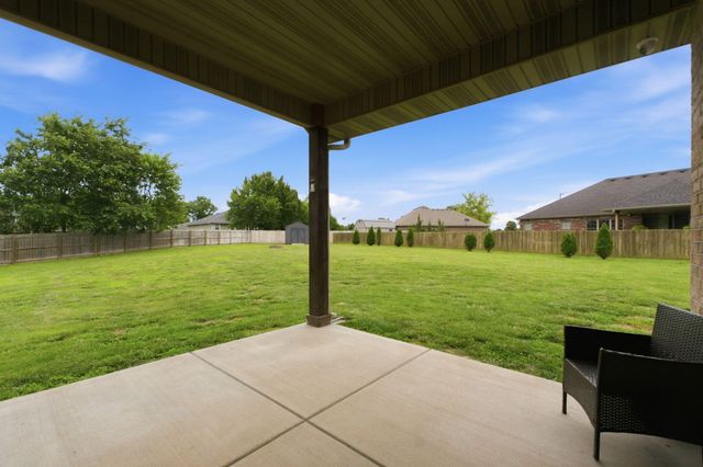 1813 N 7th Avenue, Ozark, MO 65721