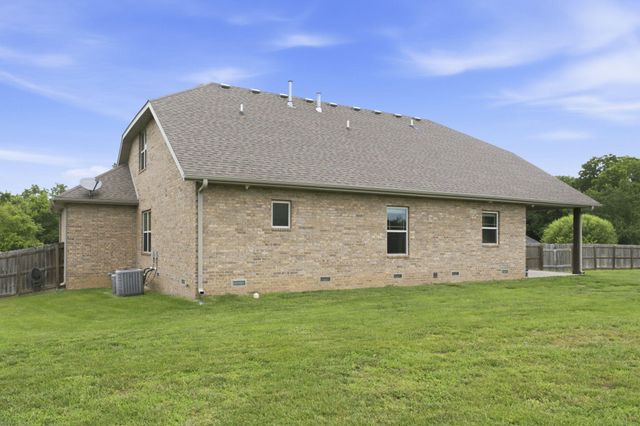 1813 N 7th Avenue, Ozark, MO 65721