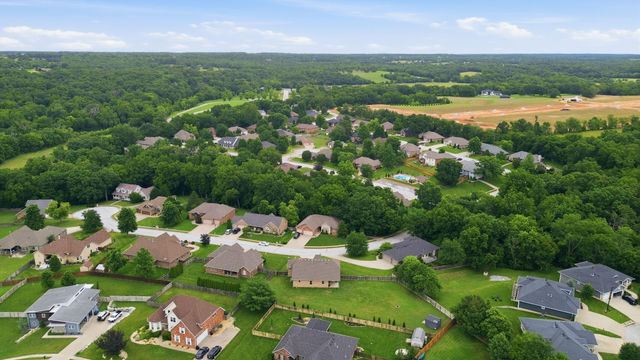 1813 N 7th Avenue, Ozark, MO 65721