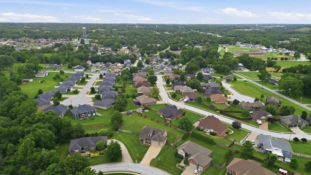 1813 N 7th Avenue, Ozark, MO 65721