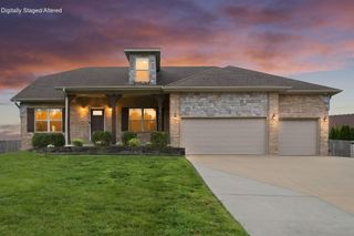 1813 N 7th Avenue, Ozark, MO 65721
