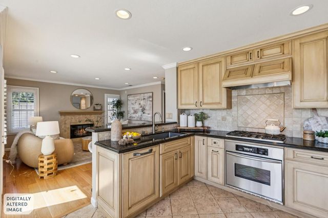 392 Saint Martin Drive, Redwood Shores, CA 94065