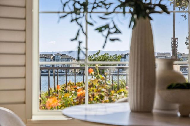 392 Saint Martin Drive, Redwood Shores, CA 94065