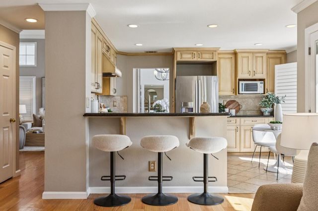 392 Saint Martin Drive, Redwood Shores, CA 94065