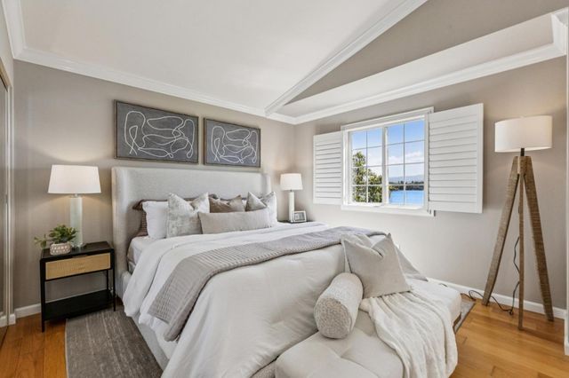 392 Saint Martin Drive, Redwood Shores, CA 94065
