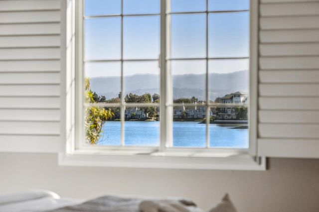 392 Saint Martin Drive, Redwood Shores, CA 94065