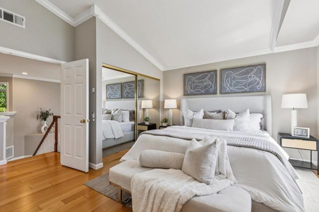 392 Saint Martin Drive, Redwood Shores, CA 94065