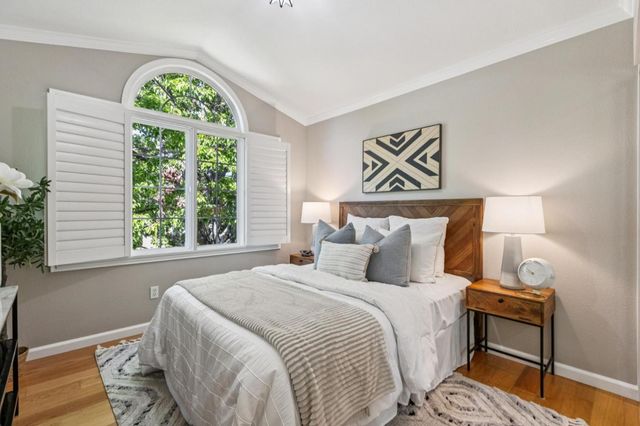 392 Saint Martin Drive, Redwood Shores, CA 94065