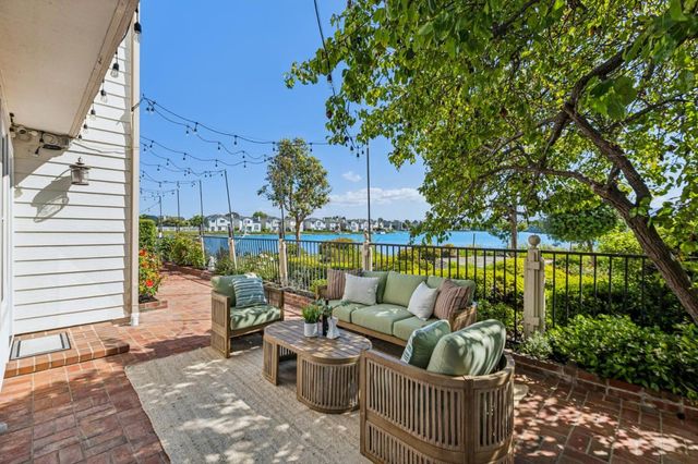 392 Saint Martin Drive, Redwood Shores, CA 94065