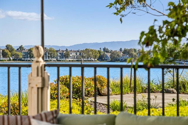 392 Saint Martin Drive, Redwood Shores, CA 94065