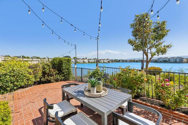 392 Saint Martin Drive, Redwood Shores, CA 94065