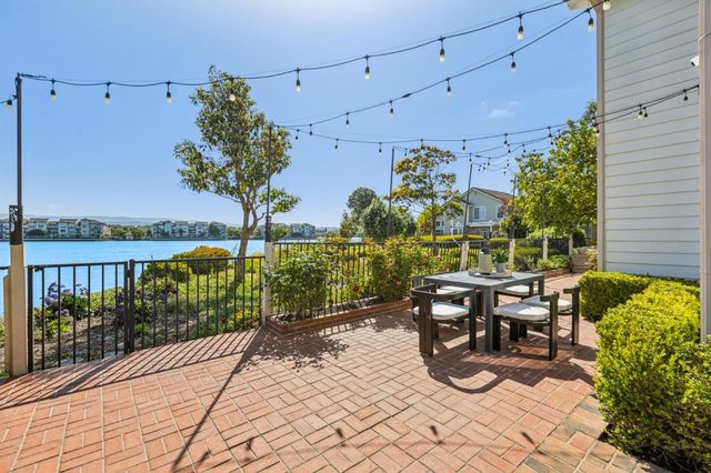 392 Saint Martin Drive, Redwood Shores, CA 94065