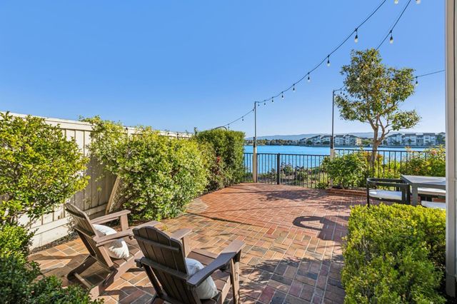 392 Saint Martin Drive, Redwood Shores, CA 94065