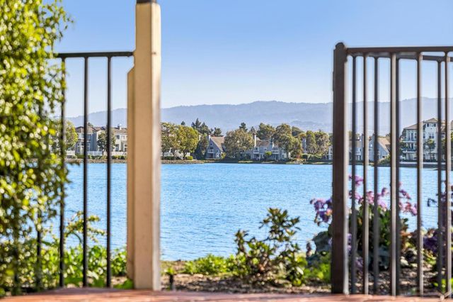 392 Saint Martin Drive, Redwood Shores, CA 94065