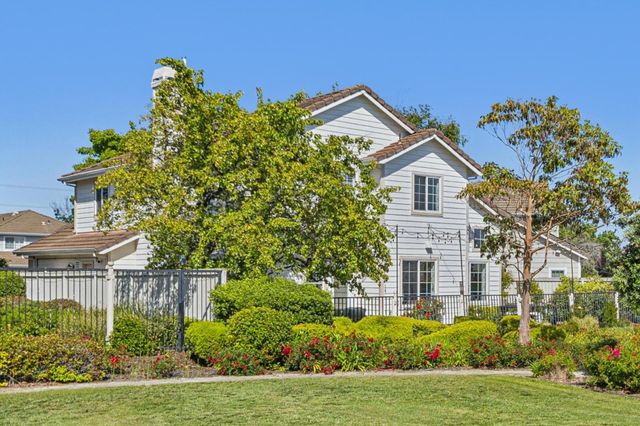 392 Saint Martin Drive, Redwood Shores, CA 94065