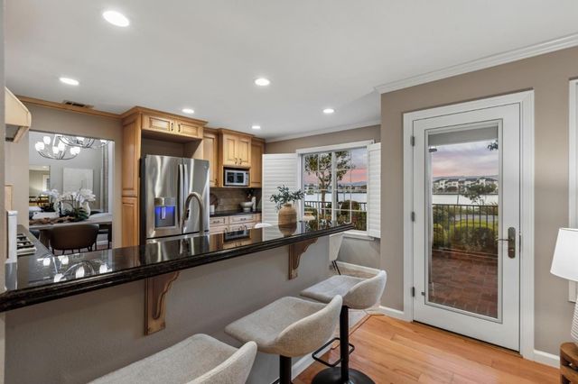 392 Saint Martin Drive, Redwood Shores, CA 94065