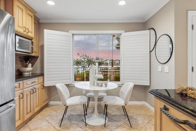 392 Saint Martin Drive, Redwood Shores, CA 94065