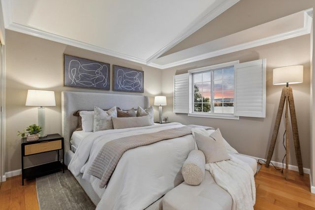 392 Saint Martin Drive, Redwood Shores, CA 94065