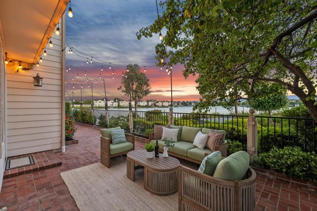 392 Saint Martin Drive, Redwood Shores, CA 94065