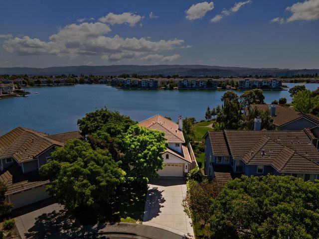 392 Saint Martin Drive, Redwood Shores, CA 94065