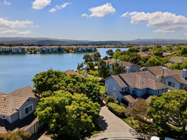 392 Saint Martin Drive, Redwood Shores, CA 94065