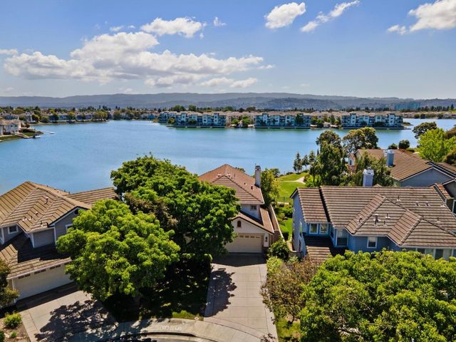 392 Saint Martin Drive, Redwood Shores, CA 94065