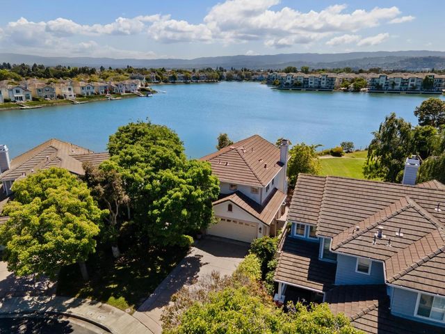392 Saint Martin Drive, Redwood Shores, CA 94065