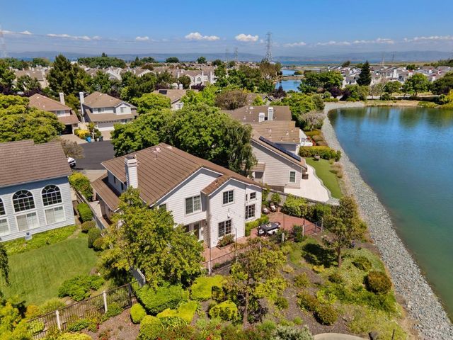 392 Saint Martin Drive, Redwood Shores, CA 94065