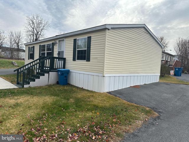 52 LORI CIR, Mechanicsburg, PA 17050