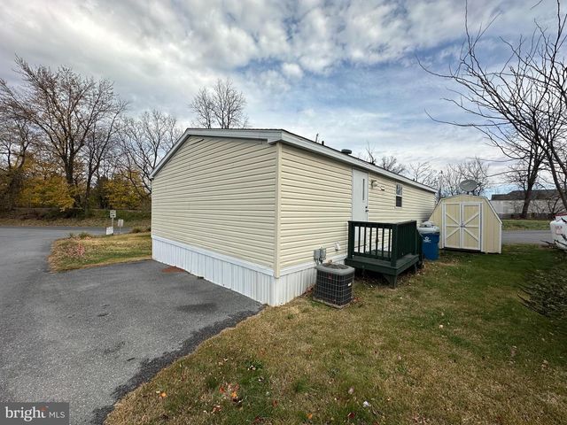 52 LORI CIR, Mechanicsburg, PA 17050