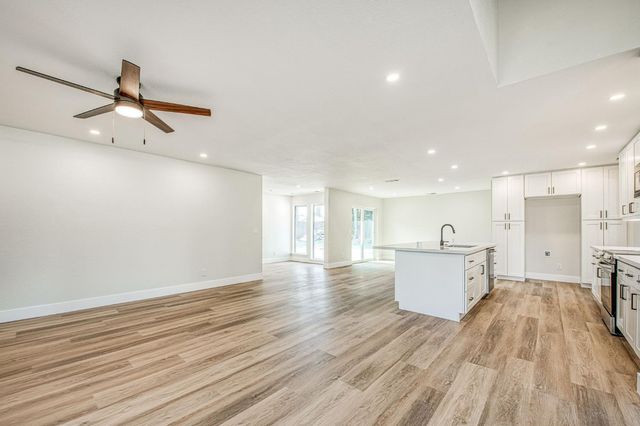 8453 N 1st Street, Fresno, CA 93720