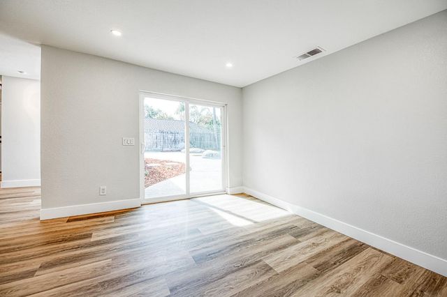 8453 N 1st Street, Fresno, CA 93720