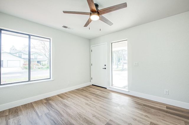 8453 N 1st Street, Fresno, CA 93720