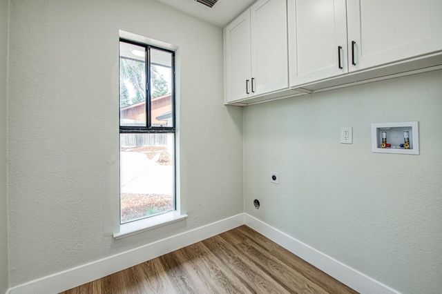 8453 N 1st Street, Fresno, CA 93720