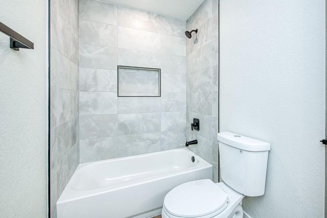 8453 N 1st Street, Fresno, CA 93720