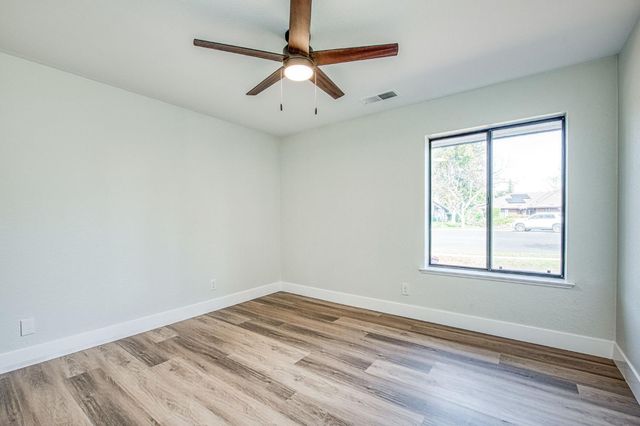 8453 N 1st Street, Fresno, CA 93720