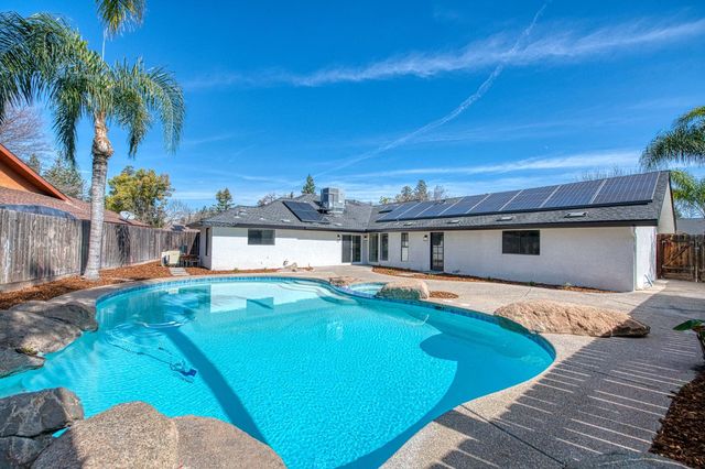 8453 N 1st Street, Fresno, CA 93720