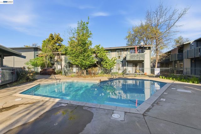 1036 Oak Grove Rd 137, Concord, CA 94518