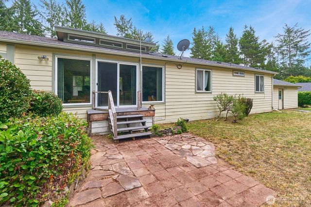 31523 Sandridge Road, Ocean Park, WA 98640