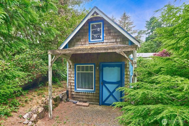 31523 Sandridge Road, Ocean Park, WA 98640