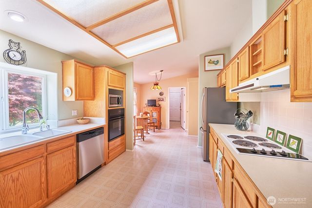 31523 Sandridge Road, Ocean Park, WA 98640