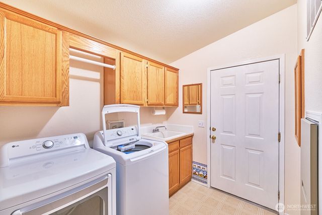 31523 Sandridge Road, Ocean Park, WA 98640