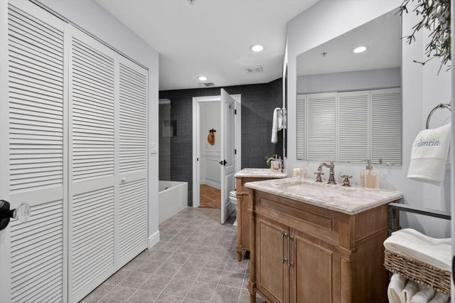 100 Uno Lago Drive 103, Juno Beach, FL 33408