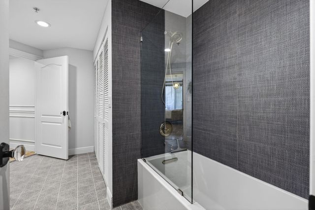 100 Uno Lago Drive 103, Juno Beach, FL 33408