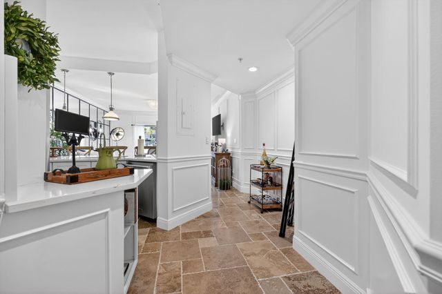 100 Uno Lago Drive 103, Juno Beach, FL 33408