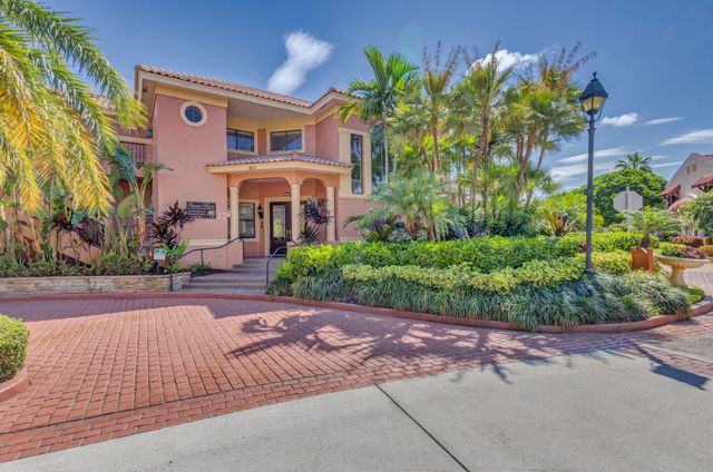 100 Uno Lago Drive 103, Juno Beach, FL 33408