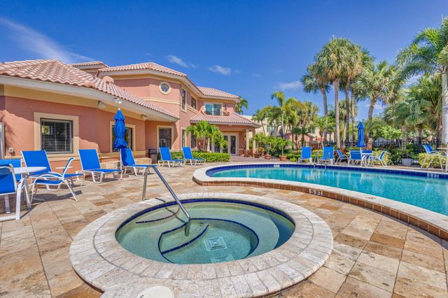 100 Uno Lago Drive 103, Juno Beach, FL 33408
