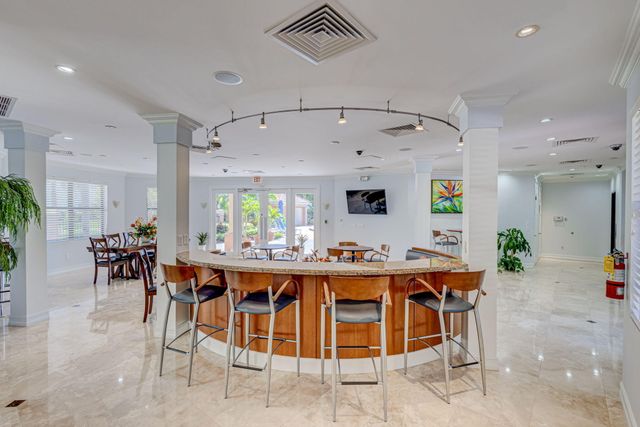 100 Uno Lago Drive 103, Juno Beach, FL 33408